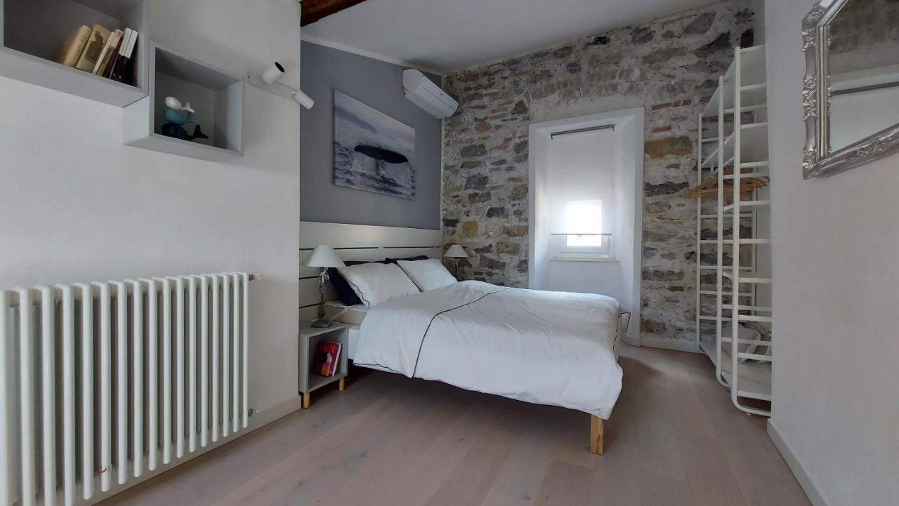 Whale Song Apartment - With Private Parking Специя Экстерьер фото